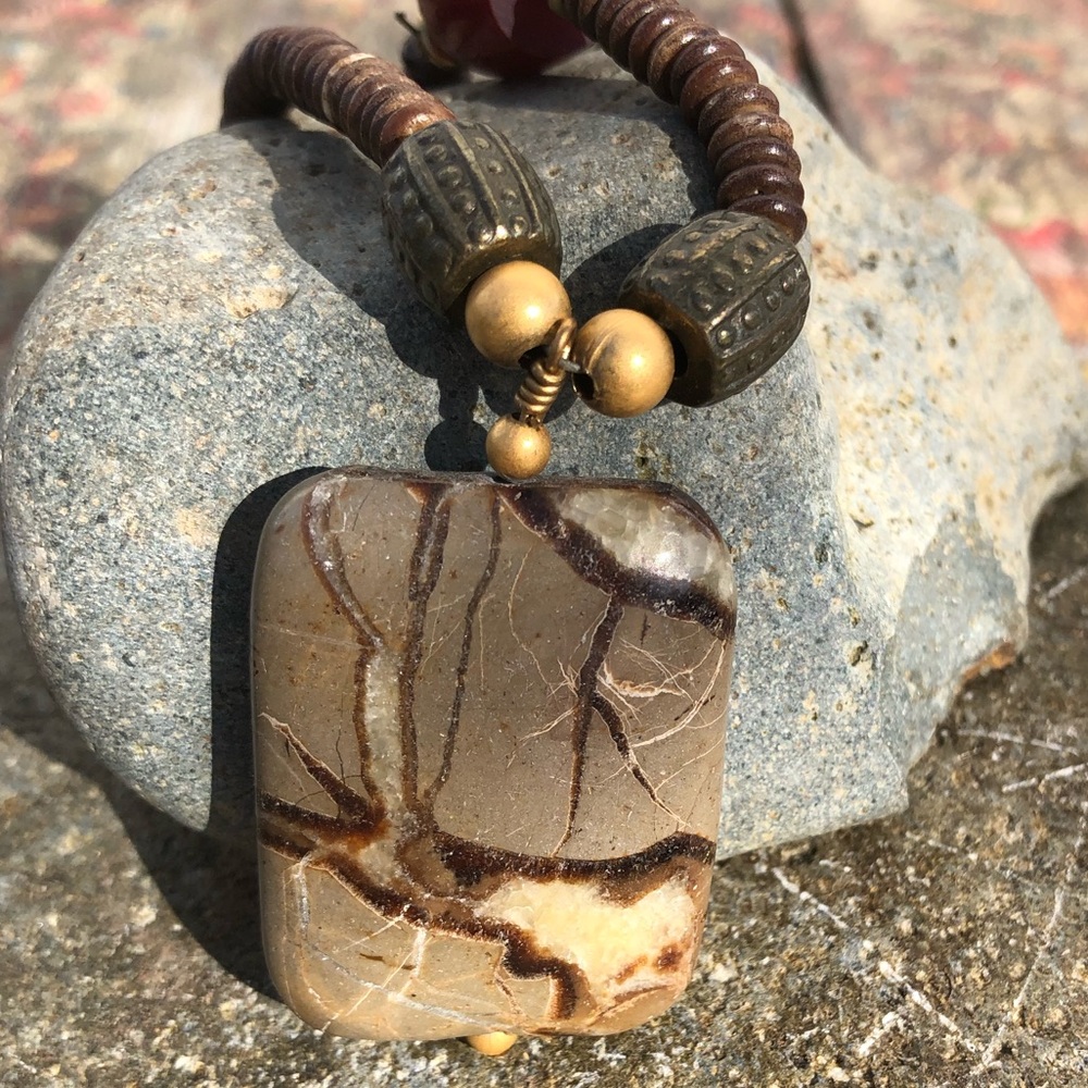 Agate pendant